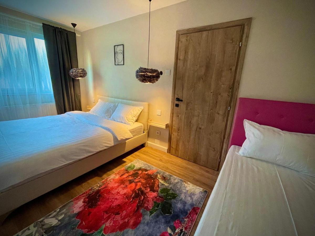 Best Place To Stay-Self Check In-24H Resita Exterior photo