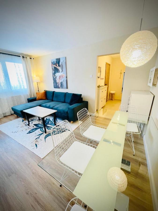 Best Place To Stay-Self Check In-24H Resita Exterior photo