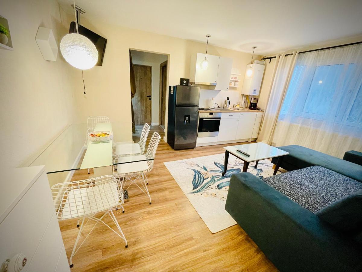 Best Place To Stay-Self Check In-24H Resita Exterior photo
