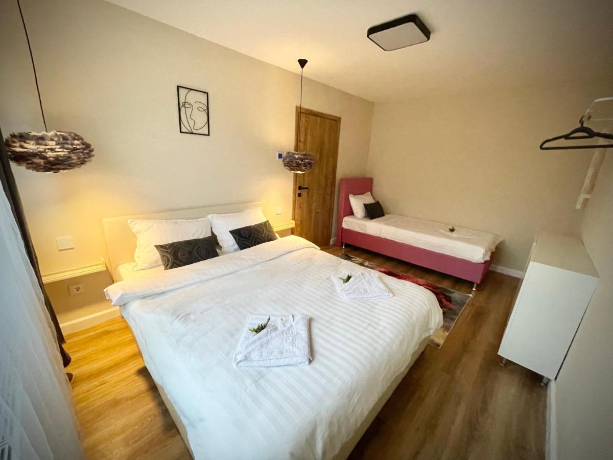 Best Place To Stay-Self Check In-24H Resita Exterior photo